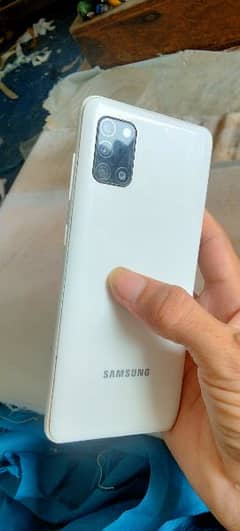 Samsung A31  4+128 AMOLED display