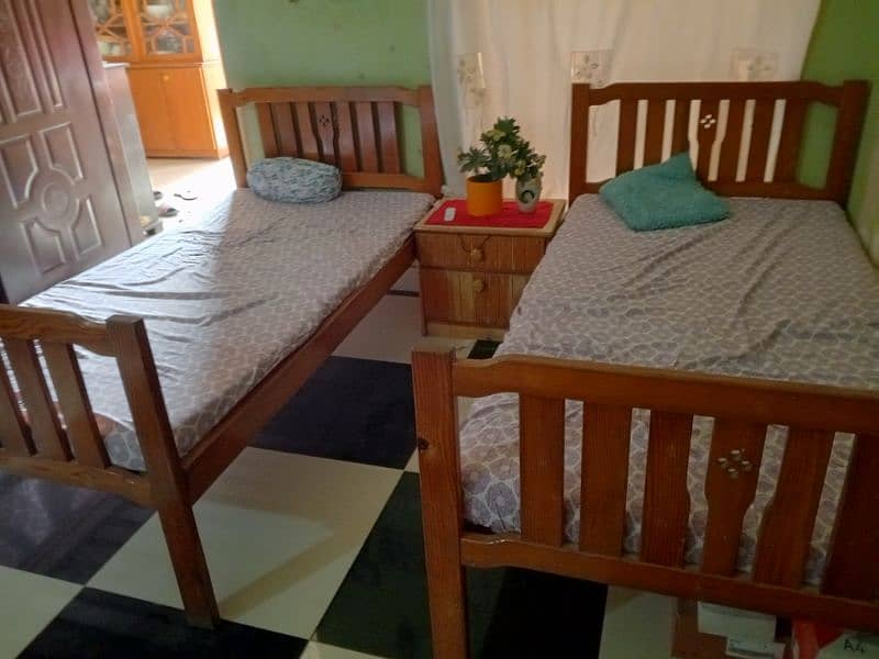 Pair of single beds in oak wood 3