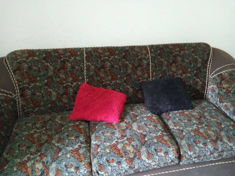 5 seater sofa set in good condition 0