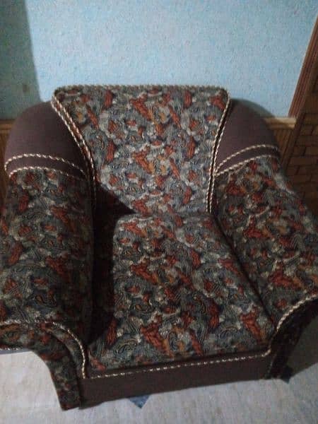 5 seater sofa set in good condition 1