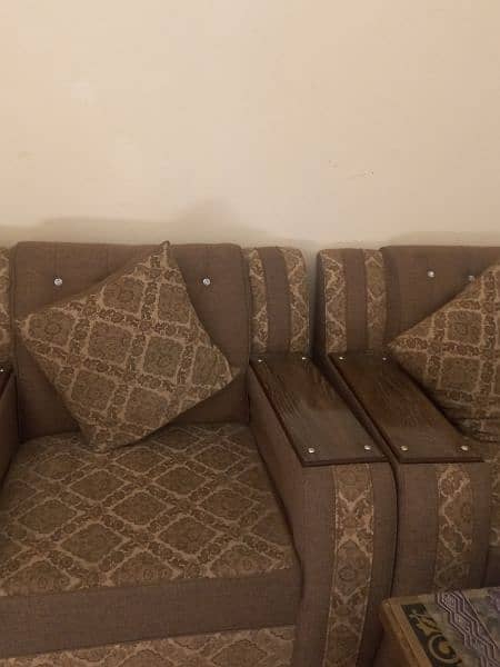 sofa brand new only 2 mon used 2