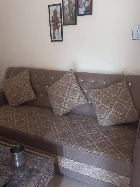 sofa brand new only 2 mon used 3