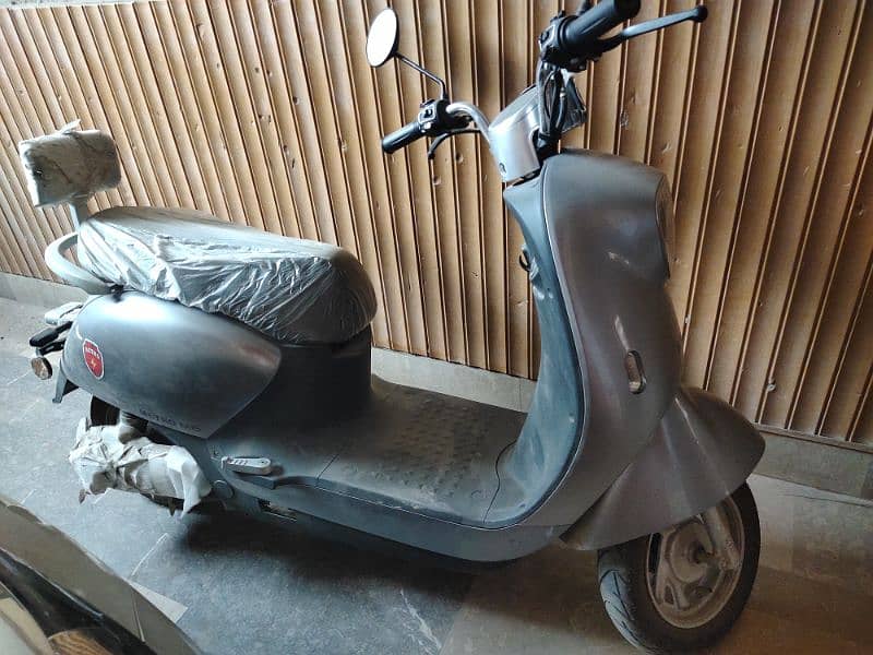 Electric scooty 0