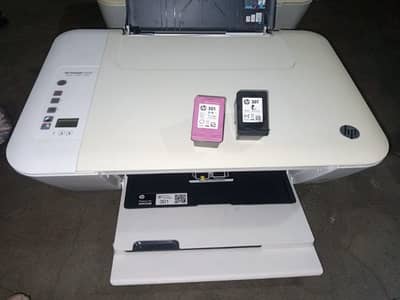 hp Deskjet 2540 color and black all ok no nay fault new condition ha