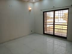 10 Marla Upper portion For Rent In Over Sea A block Bahria town lahore