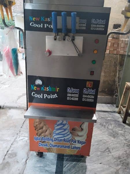 con ice cream machine 0