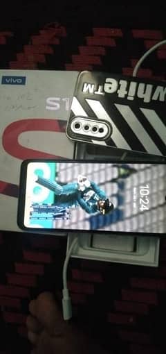 vivo s1 4/128gb with box and charger