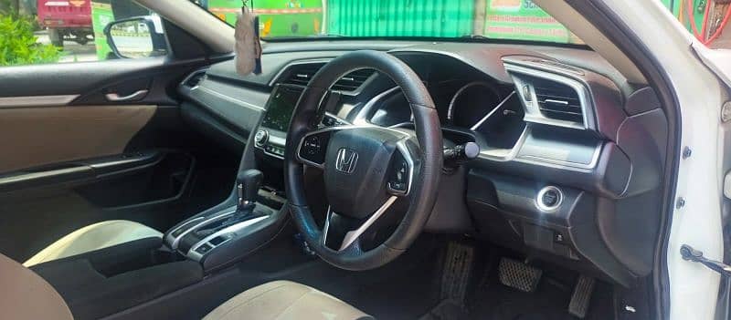 Honda Civic Oriel 2017 4