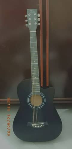 Guitar for sale, look like new