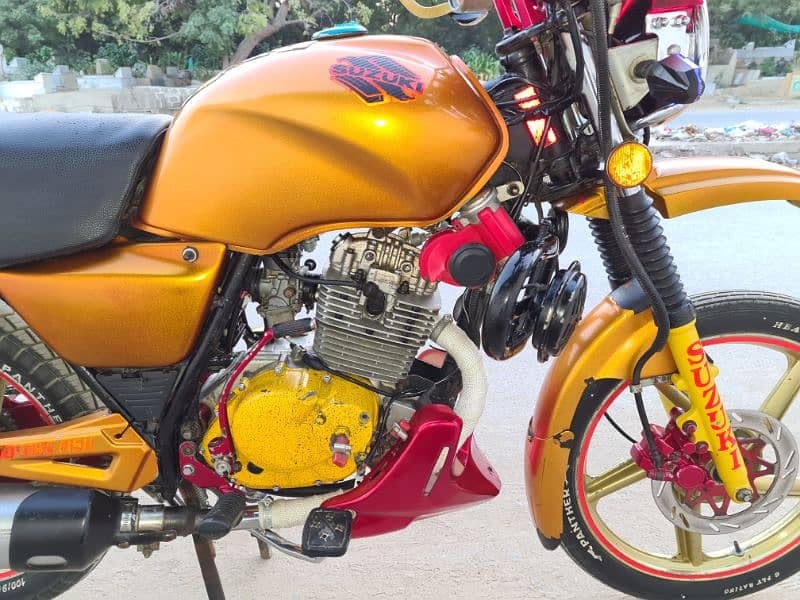 stylish sporty fuel tank and side covers for Suzuki gs150 0