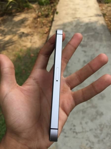 IPhone SE 32GB 3