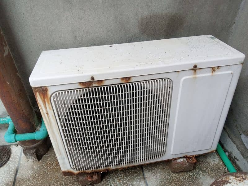 3 split Ac are available for sale at cheap price 12