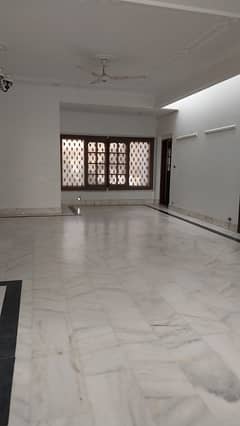 1000 Yards Bungalow Available For Rent Near Shahrah-E-Faisal For Commercial Use.