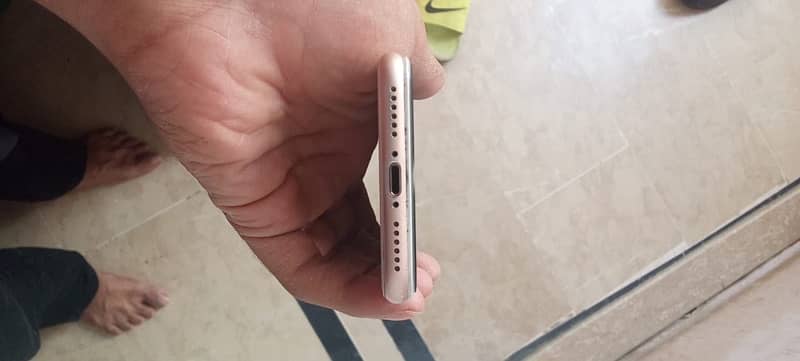 Iphone 8, 64gb, Pta approved 4