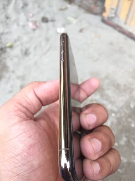 iphone xs 64gb Pta Approved 5