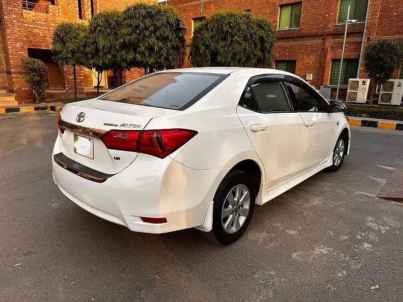 Toyota Corolla Altis 2015 1.6 12