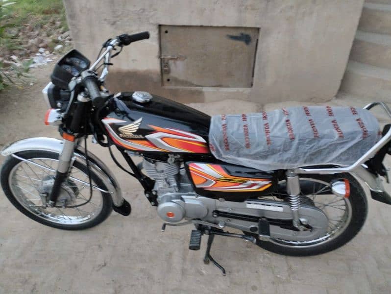 brand new condition 10/10 Honda 125 0