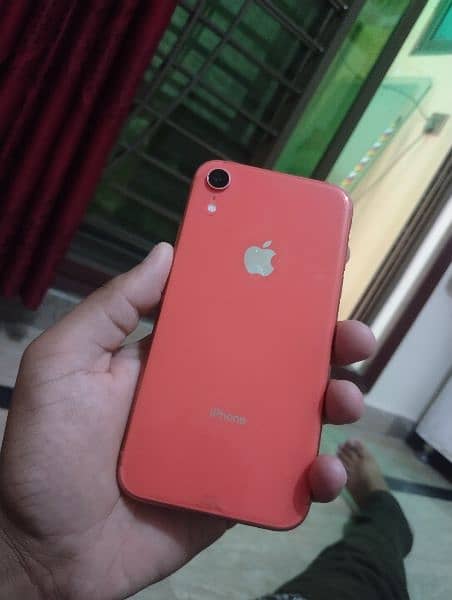 iphone XR 64 gb 10 by 9 condition hai 2
