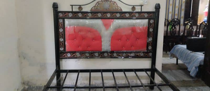 King Size Iron Bed 1