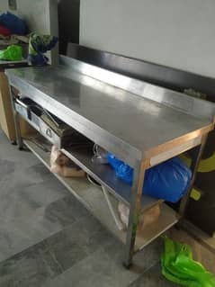 hot n gril plate , working table and cheese crusher