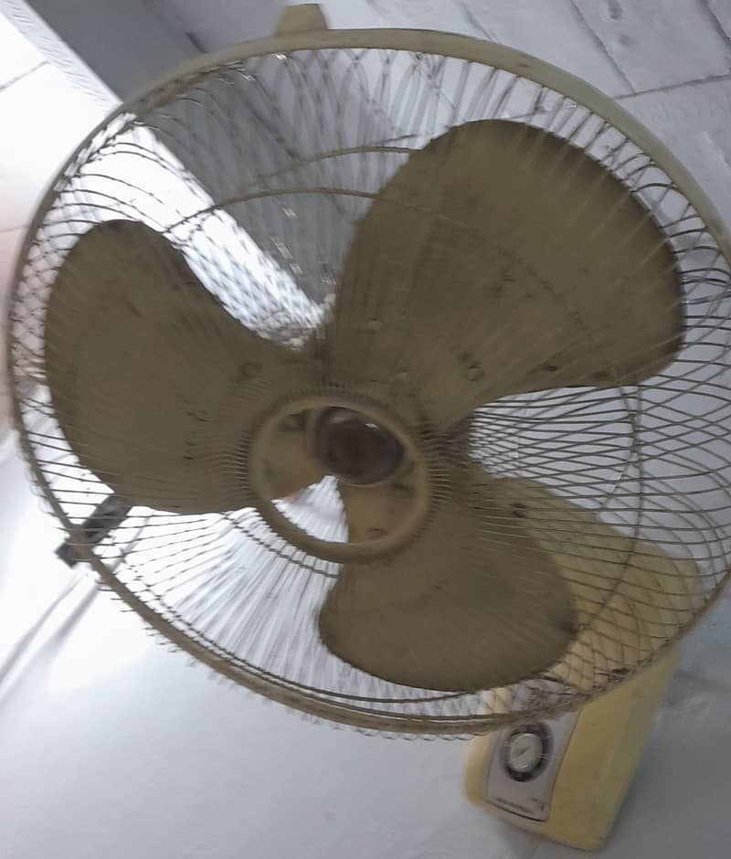 brackat fan for sale in sargodha 1