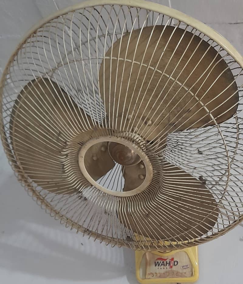 brackat fan for sale in sargodha 2