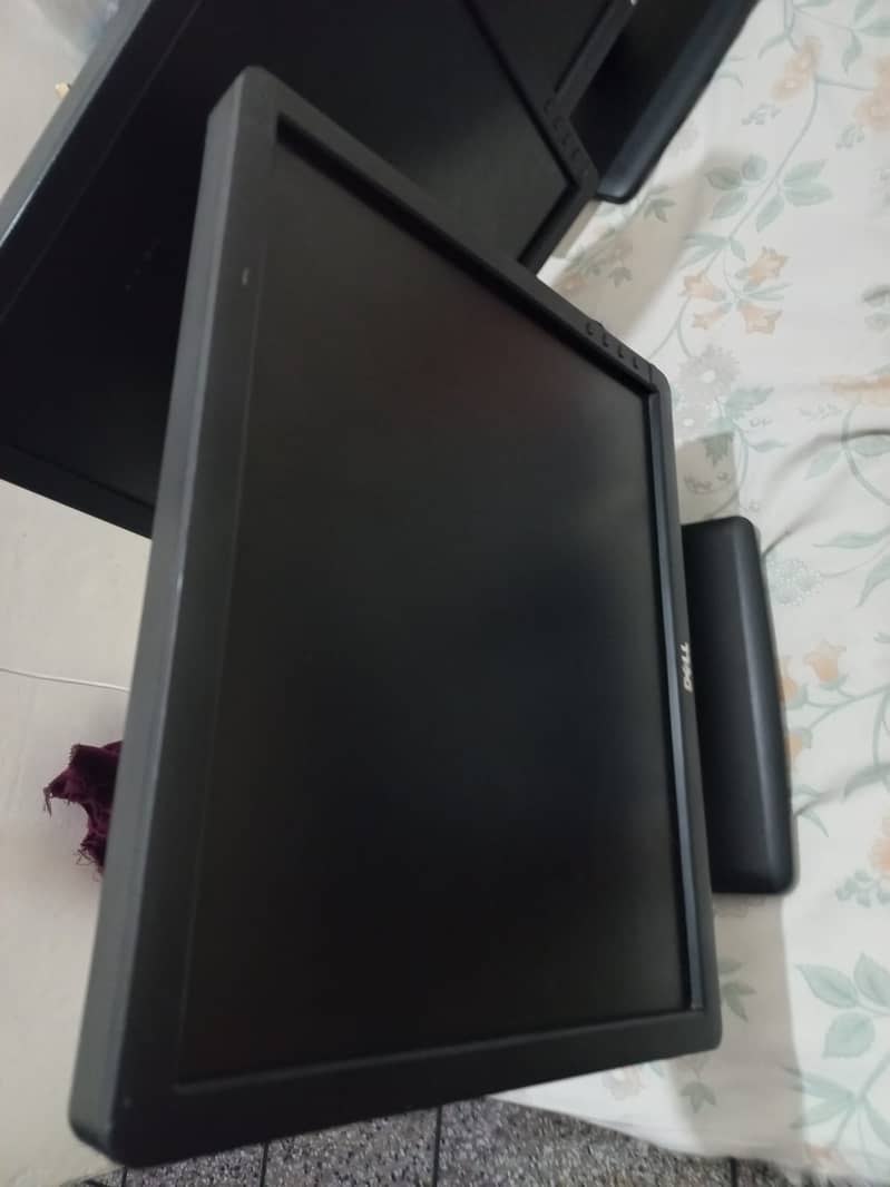 Dell 17 Business Monitor 4