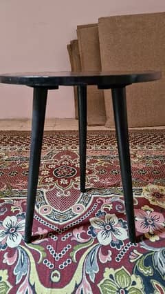 BLACK CENTER TABLE