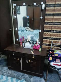 Dressing table with vanity lights