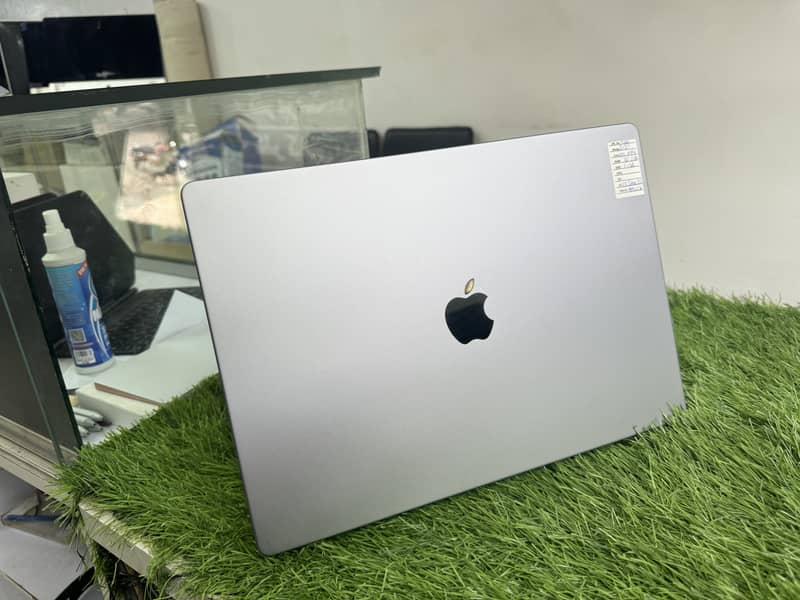 2021 MacBook Pro 16 inch M1 Max Ram 32 SSD 1TB Apple Accidental Warra 1