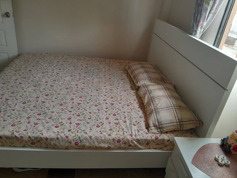 King bed 1