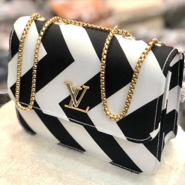 lv crossbody 4