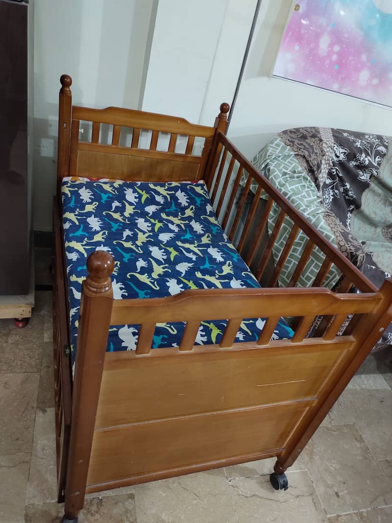 Baby cot 3