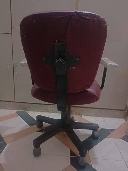 computer chair and trolly 1