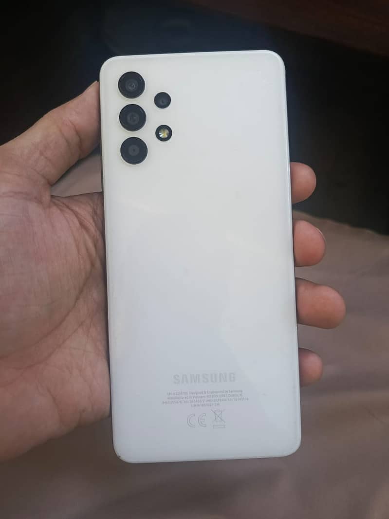 Samsung A32 with box 10/8 7