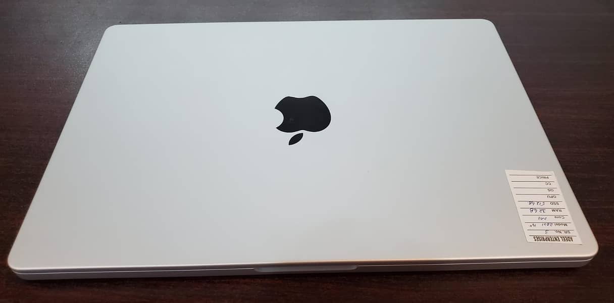 Brand New MacBook Pro 14" M1 Pro Ram 32 GB SSD 512 GB 2