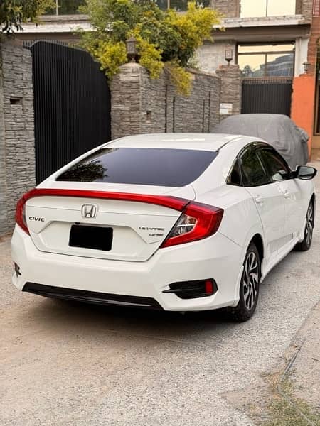 Honda Civic 2018 3