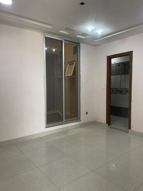 2 Bed Non-Furnished Flat Available For Rent In DD Block Bahria Town , Lahore. 5