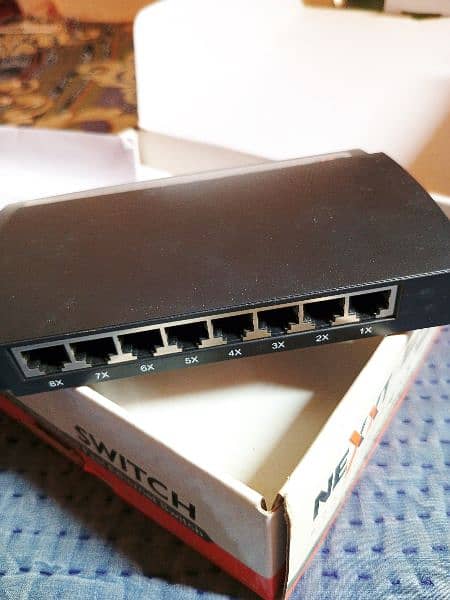 Nexxt 8 port Ethernet switch Device 4