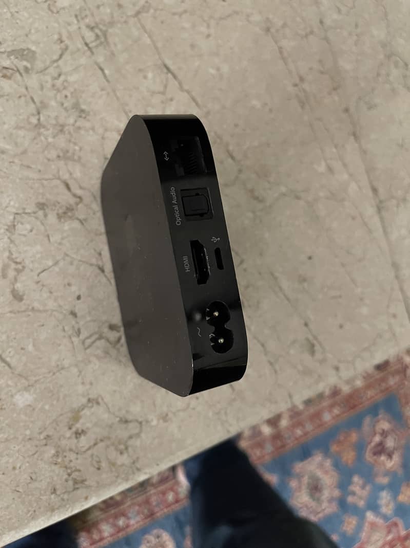 Apple TV 3rd generation 32 gb 4