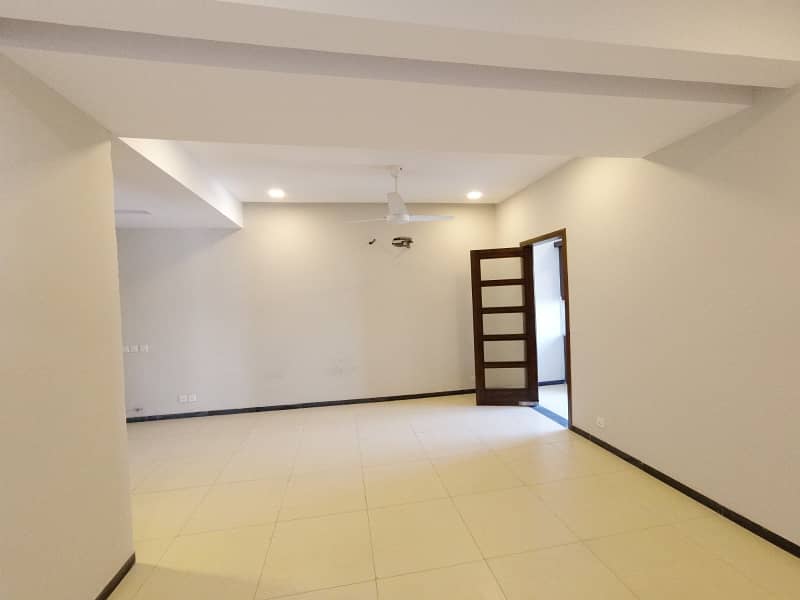 3 Bed Luxury Apartment Available. For Sale In Pine Heights D-17 Islamabad. 34