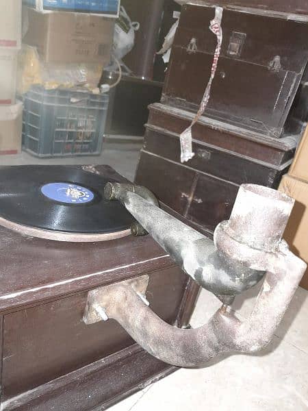 Gramophone 4