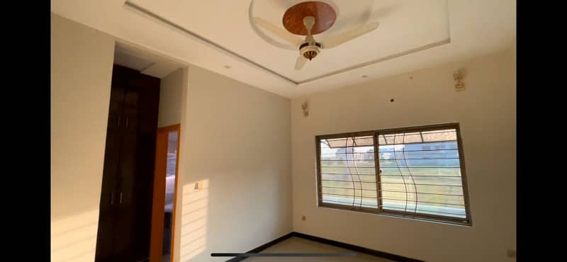 1 Kanal House For Sale In Top City B Block 9