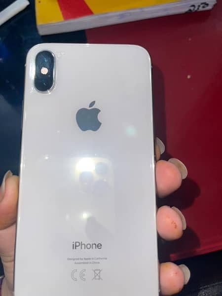 iphone xs in white colour 64gb non pta 0