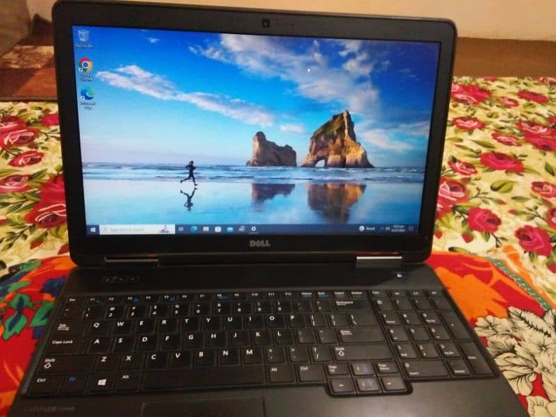 Dell latitude core i5' 4th gen,8GB,256 SSD Window 10 2