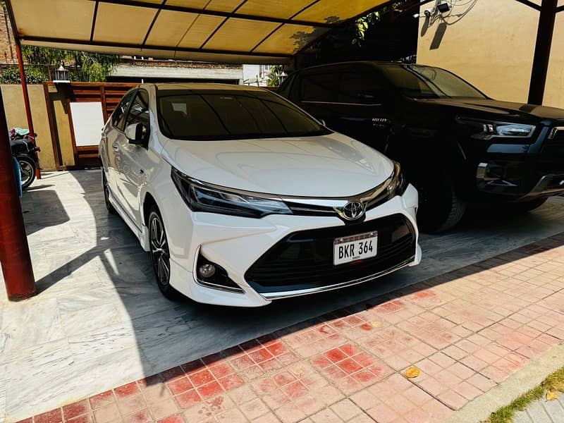 Toyota Corolla Altis 2017 1