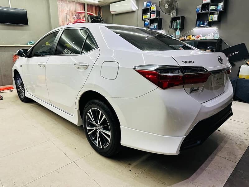 Toyota Corolla Altis 2017 10