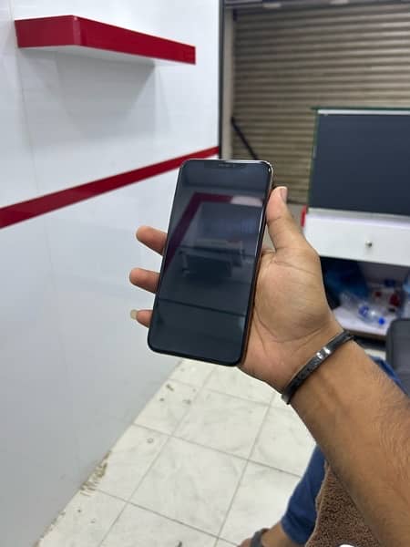 Iphone Xsmax 64GB Pta Approved 6