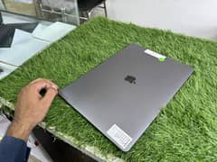 2019 MacBook Pro 16 inch Core i9 Ram 16 /32 SSD 512 /1 TB Excellent C