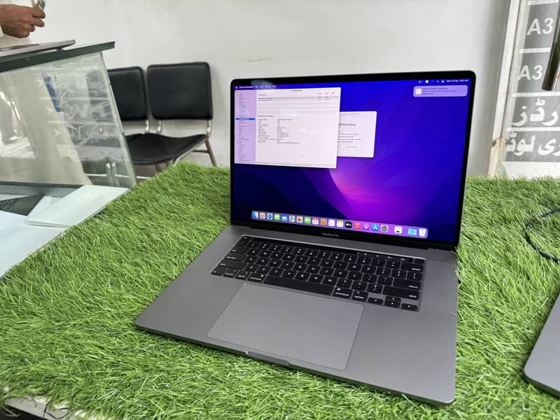 2019 MacBook Pro 16 inch Core i9 Ram 16 /32 SSD 512 /1 TB Excellent C 1